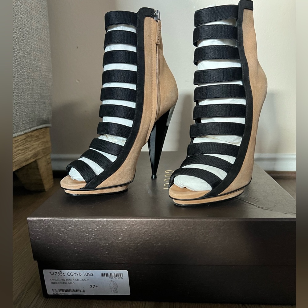 Gucci Olimpia Elastic Ladder Strap Bootie- Tan and Black
Size: 7.5 Gucci
